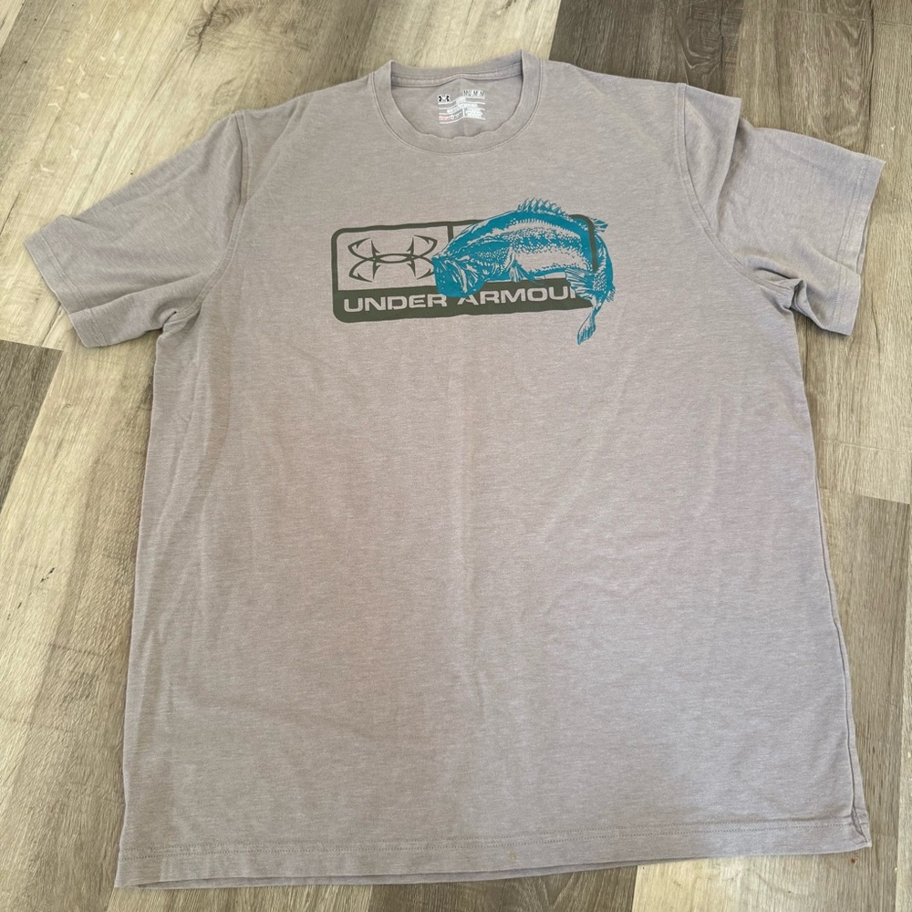 Under Armour Fishing T Shirt Medium Loose Fit